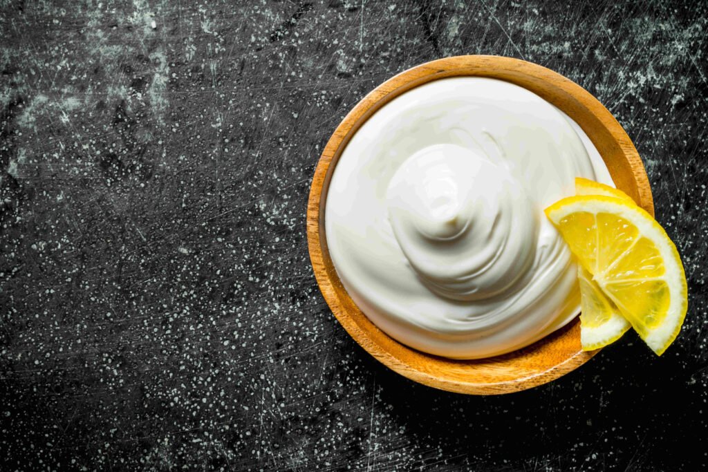 Cream with lemon slice