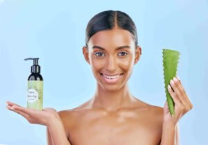 women hold a aloe vera